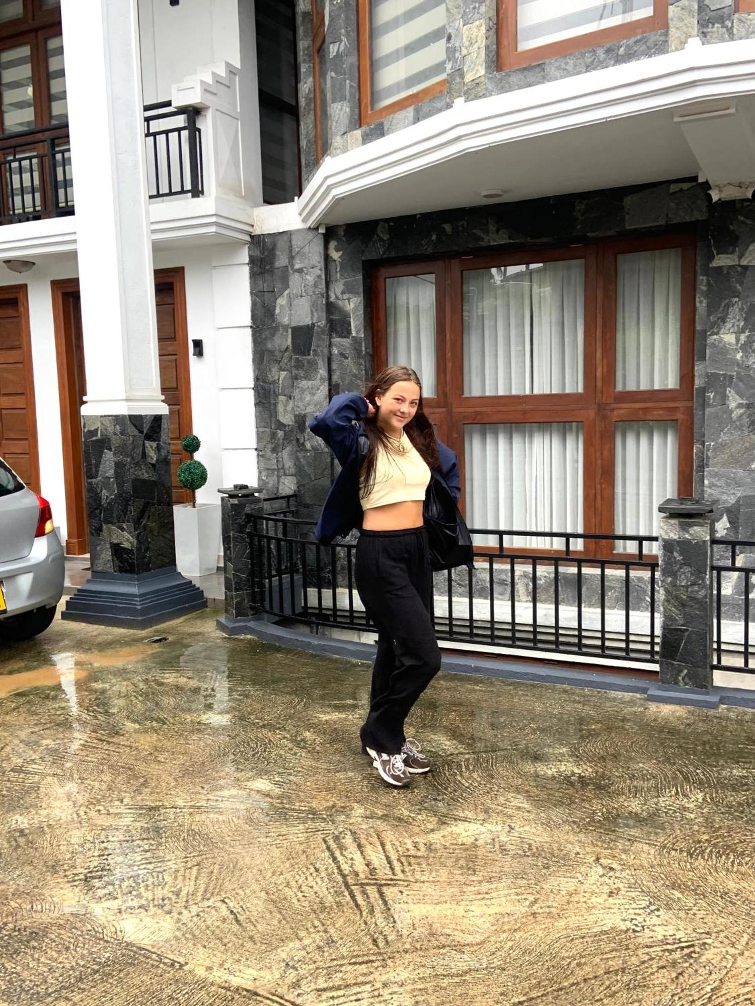Golden King Residence - Free Pickup From Kandy Railway Station Exterior foto