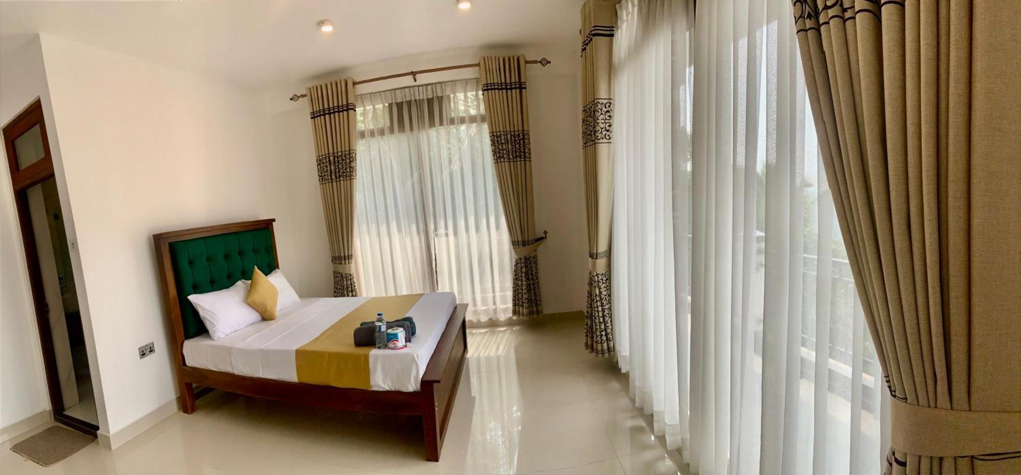 Golden King Residence - Free Pickup From Kandy Railway Station Exterior foto