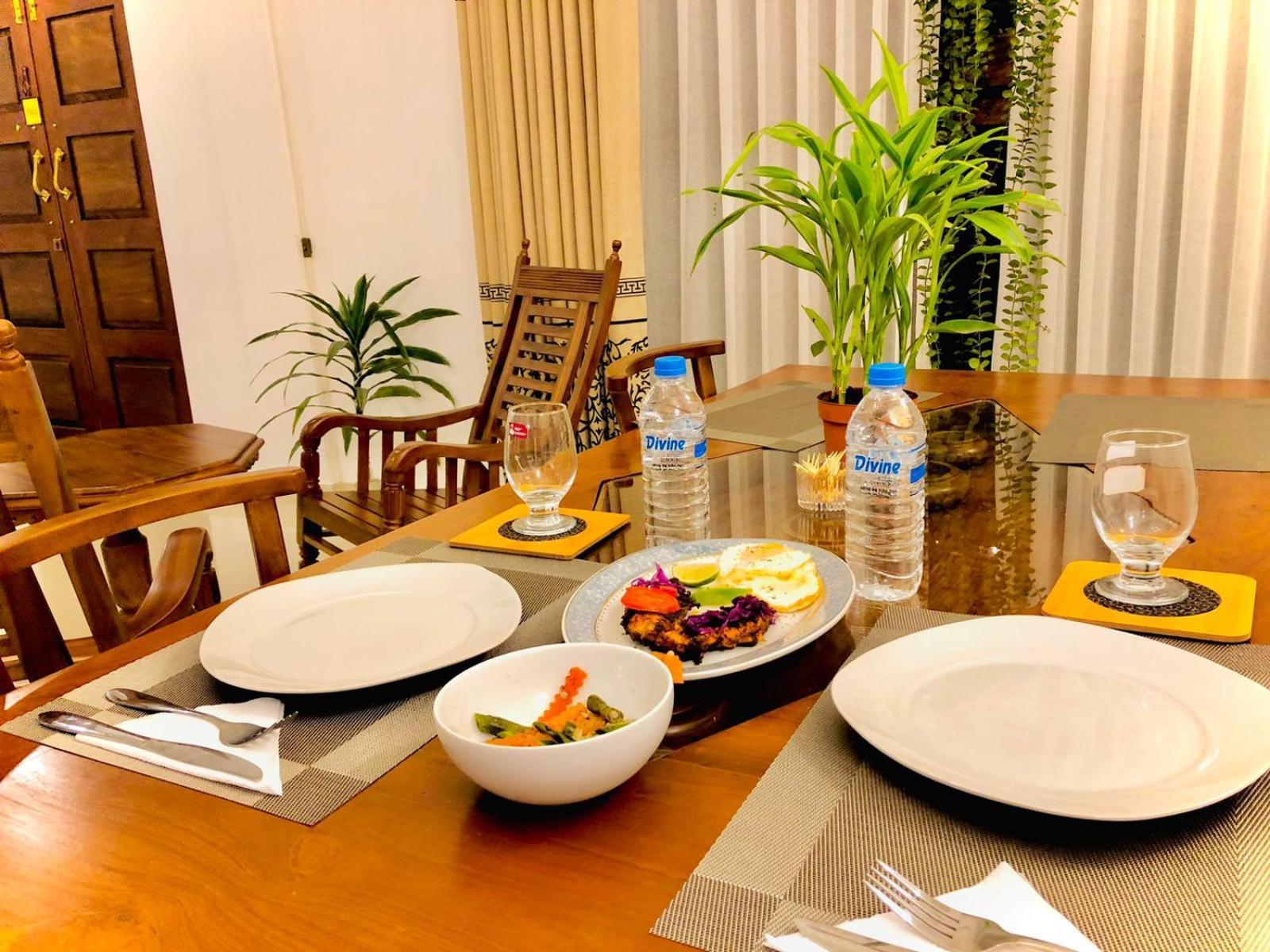 Golden King Residence - Free Pickup From Kandy Railway Station Exterior foto