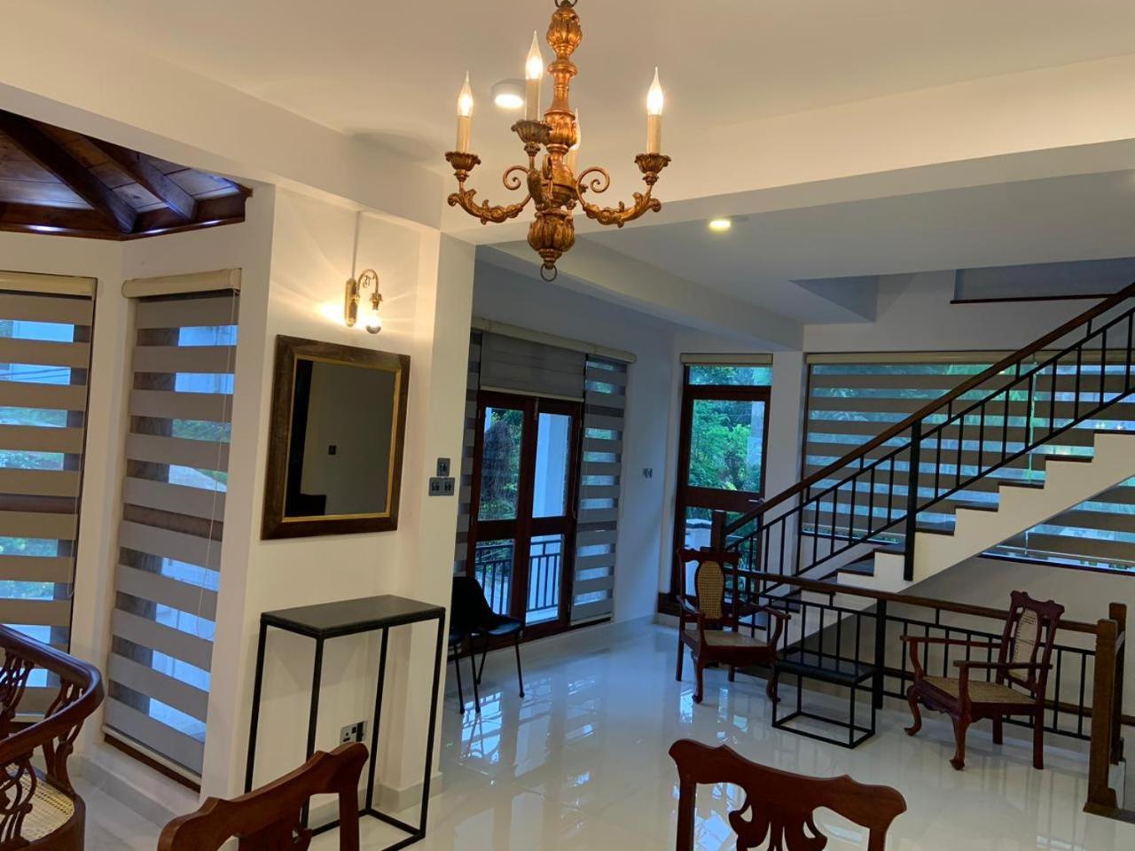 Golden King Residence - Free Pickup From Kandy Railway Station Exterior foto